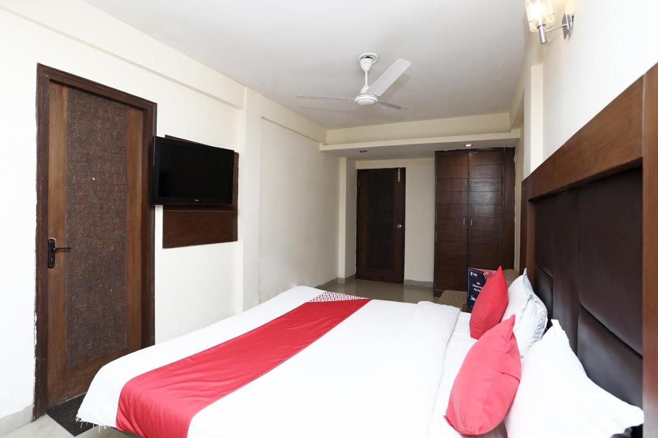 Oyo 4956 Hotel Maharaja Palace Kanpur Esterno foto