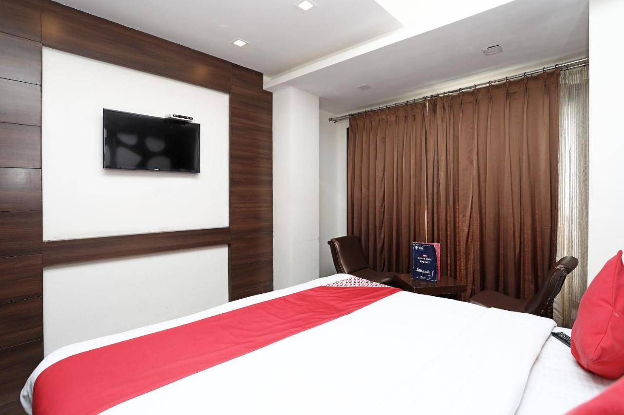 Oyo 4956 Hotel Maharaja Palace Kanpur Esterno foto