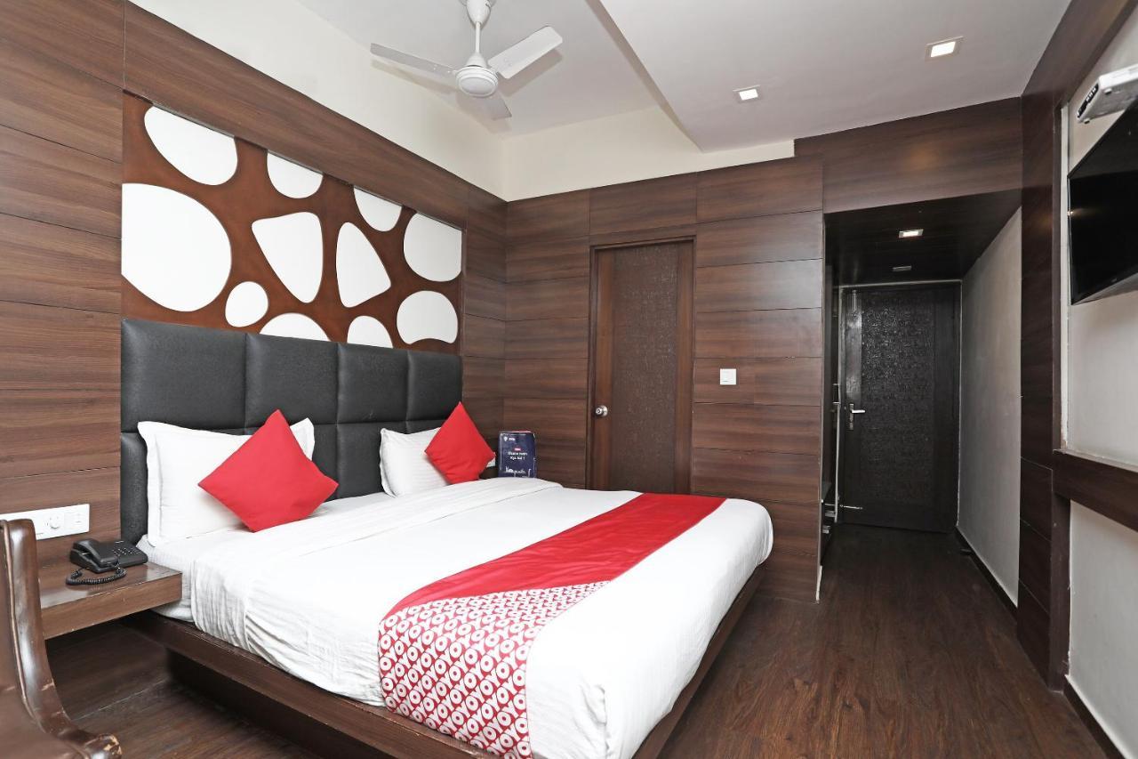 Oyo 4956 Hotel Maharaja Palace Kanpur Esterno foto