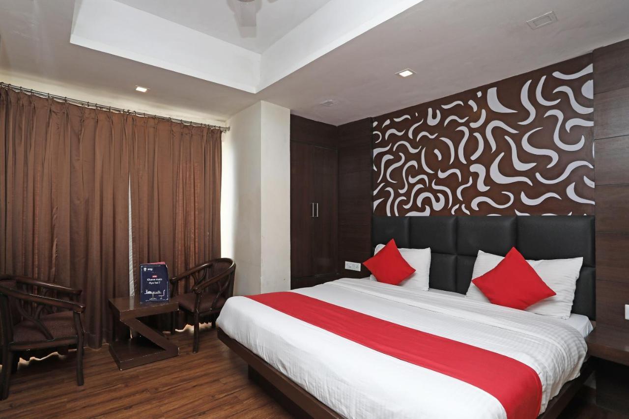 Oyo 4956 Hotel Maharaja Palace Kanpur Esterno foto