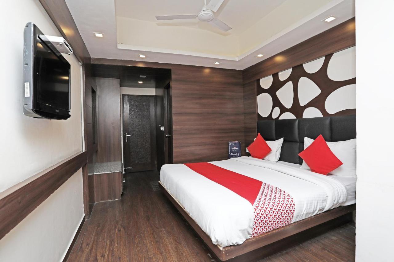 Oyo 4956 Hotel Maharaja Palace Kanpur Esterno foto