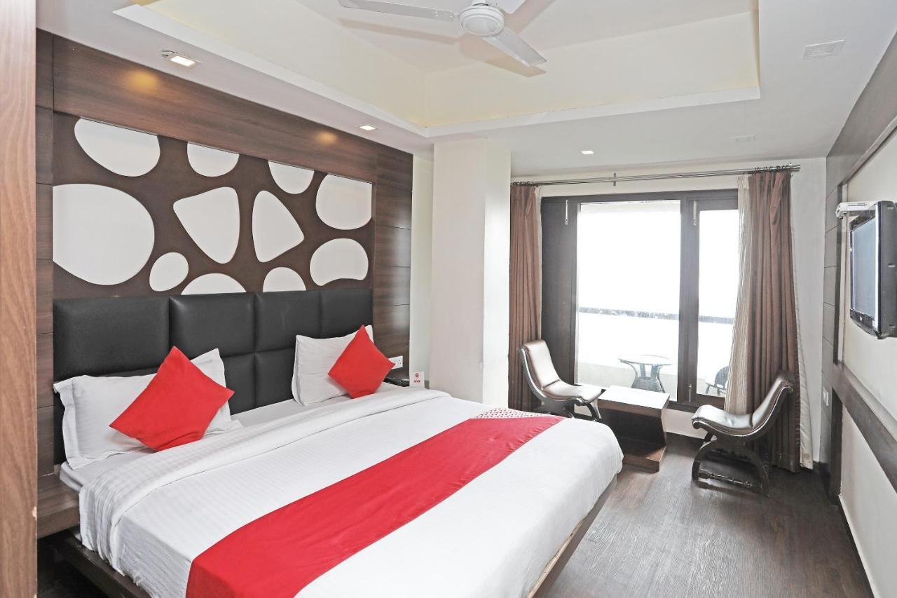 Oyo 4956 Hotel Maharaja Palace Kanpur Esterno foto
