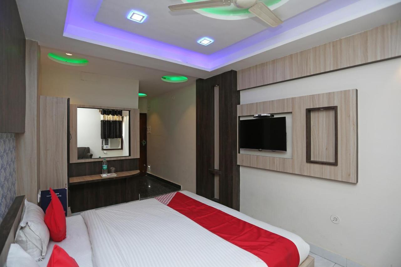 Oyo 4956 Hotel Maharaja Palace Kanpur Esterno foto